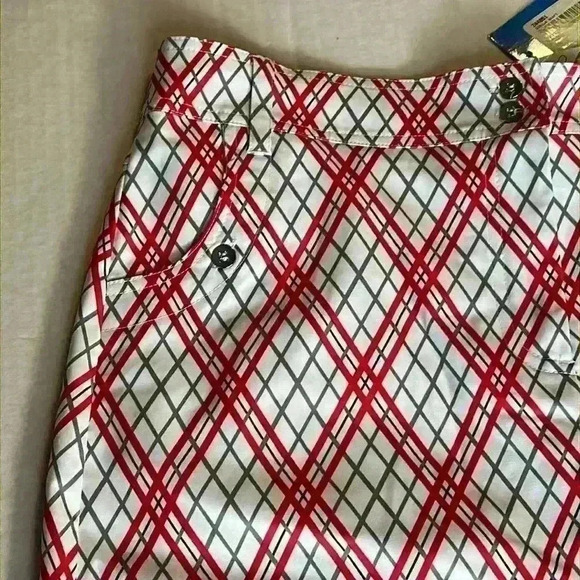 GG blue golf skirt with under shorts. Red plaid Size 10 NWT skirt - Picture 3 of 13